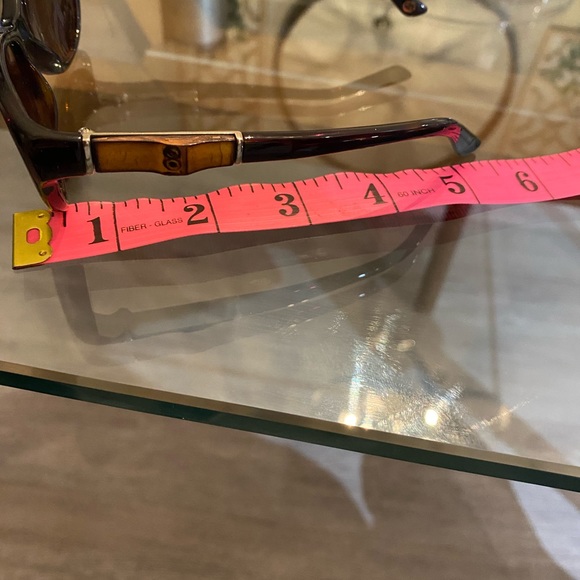 Authentic Gucci sunglasses - Picture 7 of 8